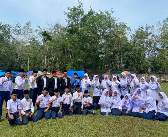 Ponpes Tanboa Ikuti Upacara HUT RI, Tanamkan Semangat Nasionalisme Santri