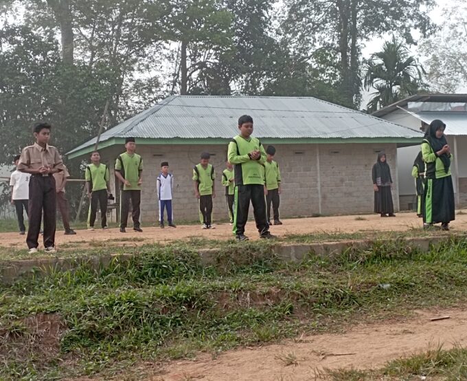 Senam Pagi Cerahkan Suasana Hati, Santri Tanboa Awali Hari dengan Semangat